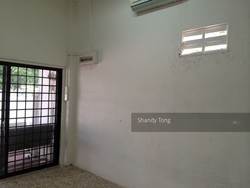 Macpherson Road (D13), Terrace #197816682